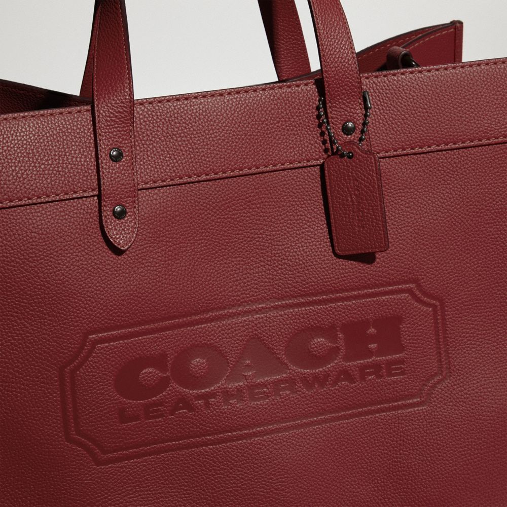 Coach Field Tote Bag 40 With Badge Tote Veske Herre Rød | XMP407356