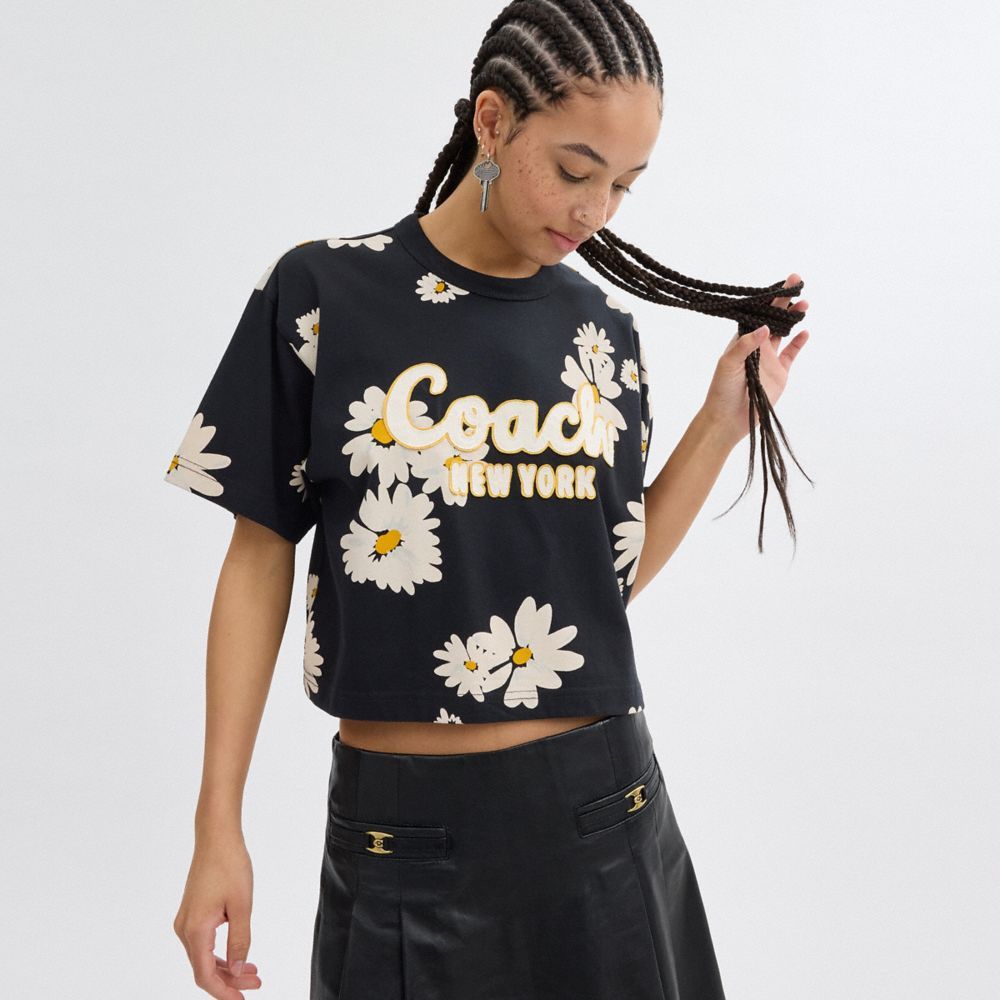 Coach Floral Cropped Signature Script T Shirt In Organic Cotton Topper Dame Svarte | XKL795486