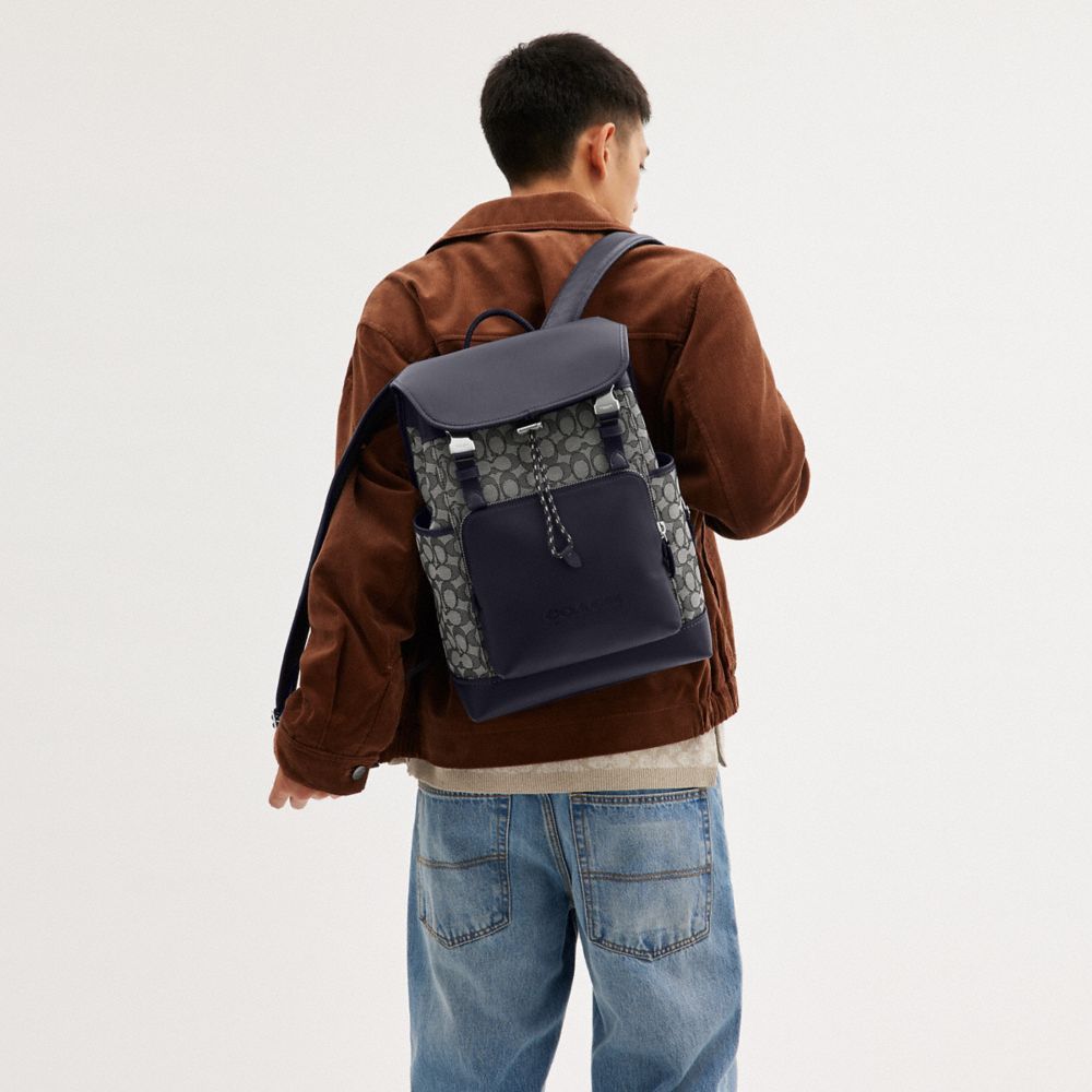 Coach League Flap Backpack In Signature Jacquard Ryggsekker Herre Marineblå | AED016283